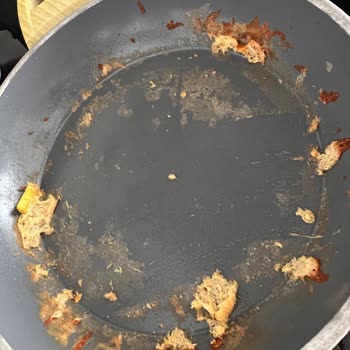 Karaca Swiss Tava: Yapışmazlık Vaadi Hayal Kırıklığı Yarattı