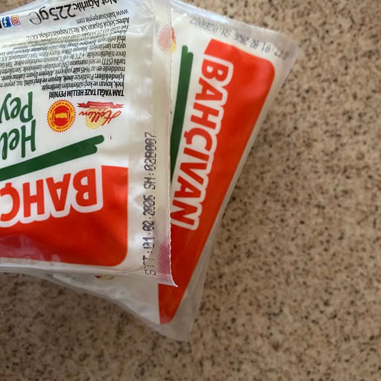 Migros'ta Tarihi Geçmiş Ürün Şoku: Bahçıvan Hellim Peyniri Olayı