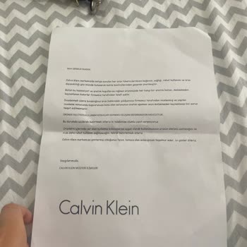Calvin Klein Çantada Beklenmedik Deri Soyulması