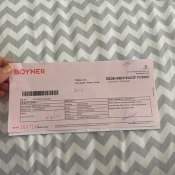 Calvin Klein Çantada Beklenmedik Deri Soyulması