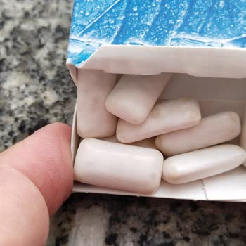 Küflü Sakızlar: Ülker Oneo Güvenilirliğini Sarsıyor