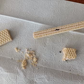 Eti Hoşbeş'te Şok: Siyah Maddeler Çıktı!