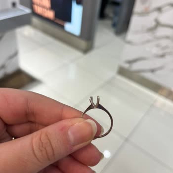 Atasay'dan Aldığımız Yüzüğün Taşı Düşüp Kayboldu