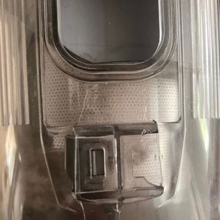 My Samsung Jet VS9000 Dustbin Cracked Early and Now Battery Is Dead Too