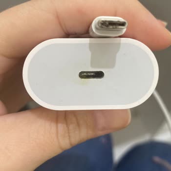 Patlayan Şarj Adaptörü: Maddi Zarar Ve Müşteri Hizmetleri Yanıtı