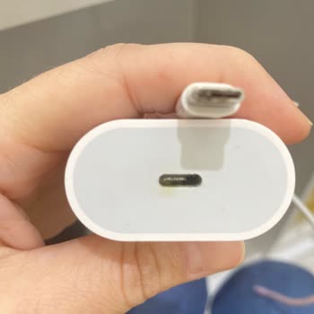 Patlayan Şarj Adaptörü: Maddi Zarar Ve Müşteri Hizmetleri Yanıtı