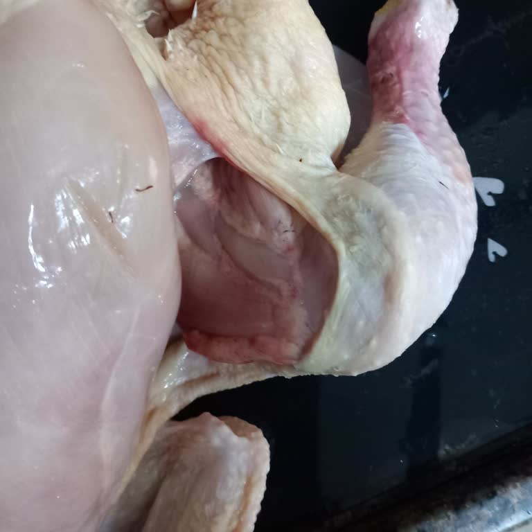 Bozulmuş Tavuk Ve Deterjan Kokusu