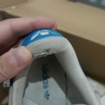 Adidas Ayakkabıda Erken Deformasyon Sorunu