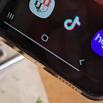 Samsung Telefon Ekran Sorunu Ve Çözüm Eksikliği