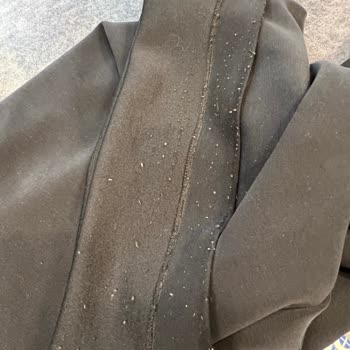 Yüksek Fiyatlı Eşofmanda Beklenmedik Tüylenme Sorunu