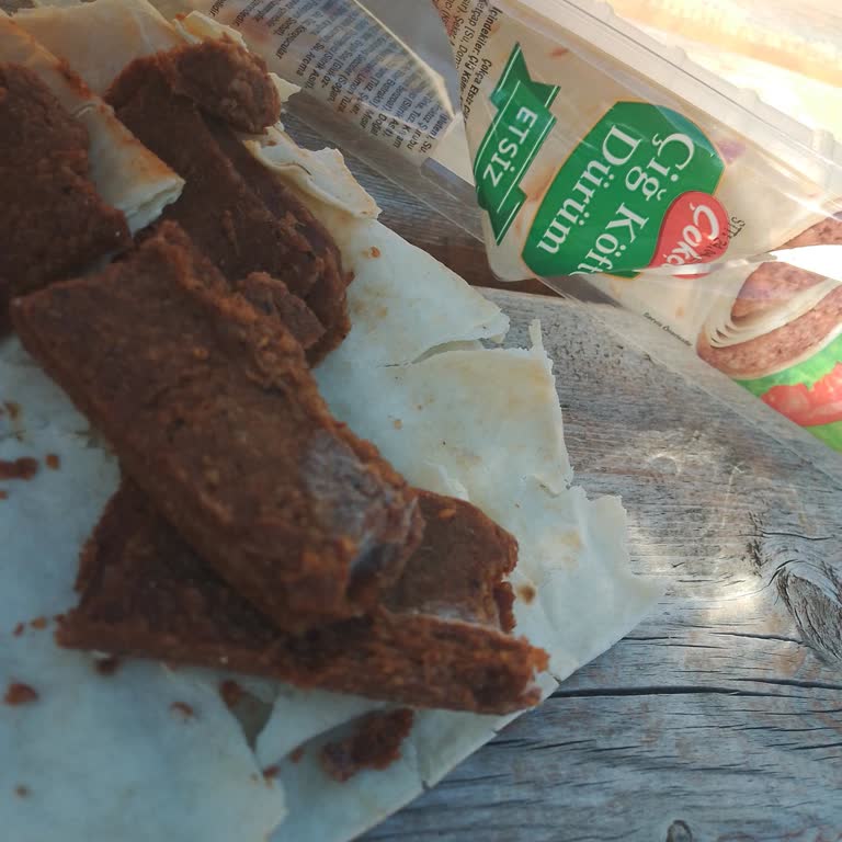 Küflü Çiğ Köfte Dürümü İle Karşılaştık!