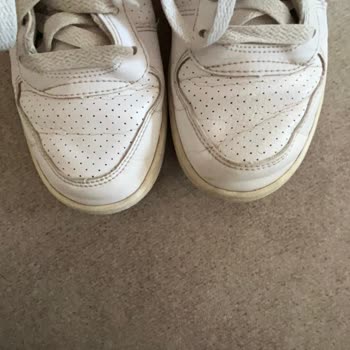 Nike Court Borough Low SL bereits nach wenigen Monaten stark beschädigt