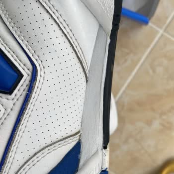 Ayakkabı Temizliği Fiyaskosu: Boyama Ve İletişimsizlik Sorunu