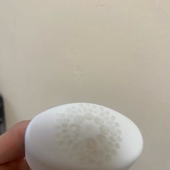 Rexona Ürünü Kıyafetlerde Yağlı İz Bırakıyor