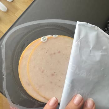 Namet Piliç Füme Salamda Küf Şoku