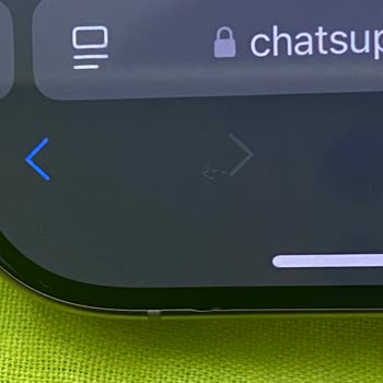 Yeni İphone'un Kasa Hasarı Ve İlgisiz Servis Deneyimi