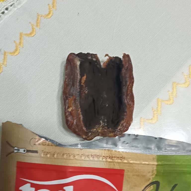 Tadım Hurmasının İçinden Çıkan Siyah Toz Şoku
