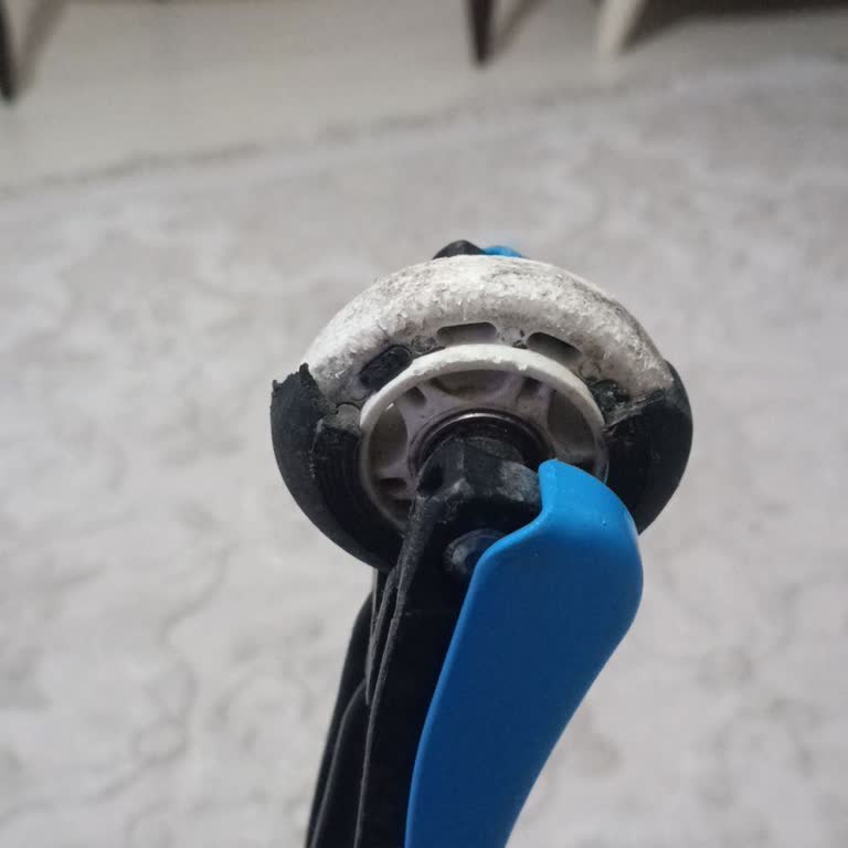 Yeni Oyuncak Tekerleği Hızla Parçalandı