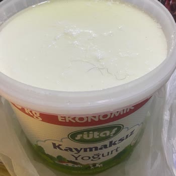 Sütaş Yoğurtta Sağlık Tehdidi: İçinden Kıl Çıktı!