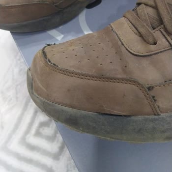 Skechers Ayakkabılarında Hayal Kırıklığı: 5 Ayda Yırtılan Su Geçirmez Ayakkabı