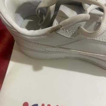 Intersport Üç Gün İçinde Soyulan Ayakkabı ve İlgisiz Müşteri Hizmetleri