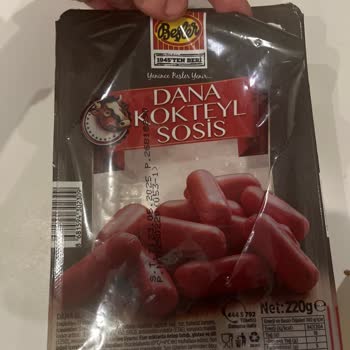 Sosisin İçinden Çıkan Kıl Şoku: Hijyen Ve Kalite Kontrol Sorunu