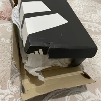 Boyner'den Gelen Ayakkabı Kutusu Paramparça Geldi, Hayal Kırıklığına Uğradık