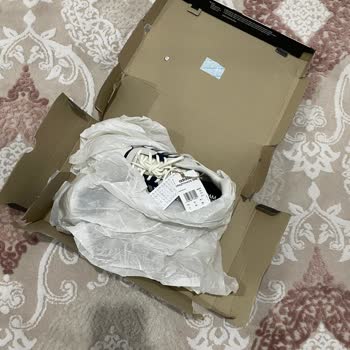 Boyner'den Gelen Ayakkabı Kutusu Paramparça Geldi, Hayal Kırıklığına Uğradık