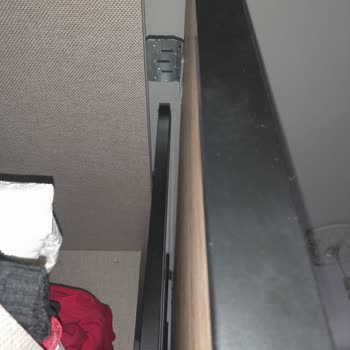 Gardırop Rayları Kırık, Satıcı Çözüm Sunmuyor