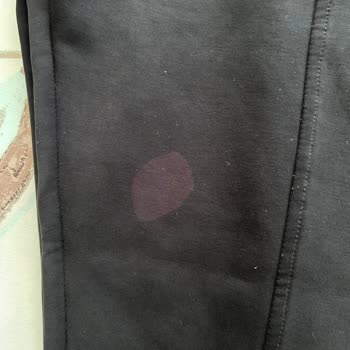 Mavi Modal Eşofman Altında Beklenmedik Renk Değişimi