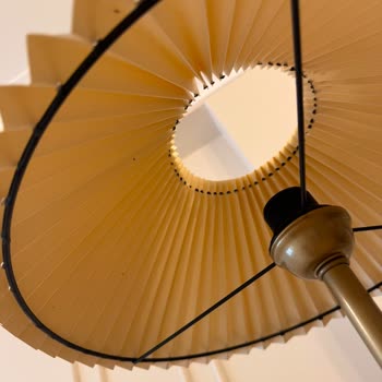 Kırık Lambader Ve İlgisiz Müşteri Hizmetleri