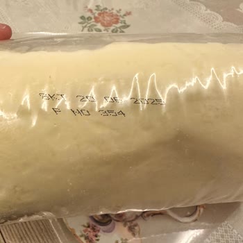 Patlamak Üzere Olan Peynir Paketleriyle Karşılaştım