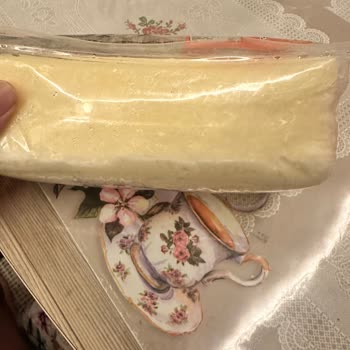 Patlamak Üzere Olan Peynir Paketleriyle Karşılaştım