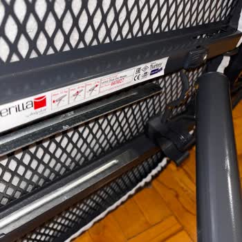 Tehlikeli Ve Dayanıksız Ütü Masası Deneyimi