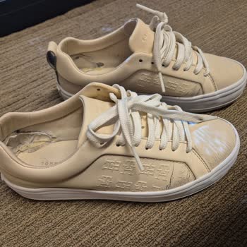 Tommy Hilfiger Ayakkabıda Beklenmedik Kalite Sorunları