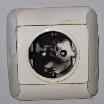 Elektrik Kesintileri Nedeniyle Zarar Gören Elektronik Eşyalar