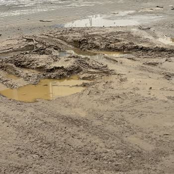 Nazilli'de Su Sızıntısı Ve İhmalkarlık