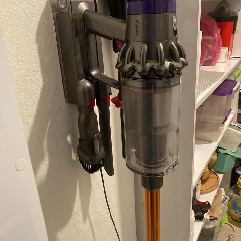 Dyson Süpürgemin Şarj Sorunu Çözülmüyor!