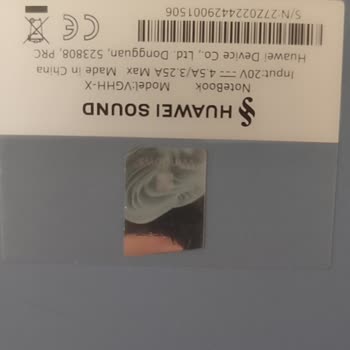 Huawei Laptop: Masada Düz Durmayan Ve Servis Sorunları