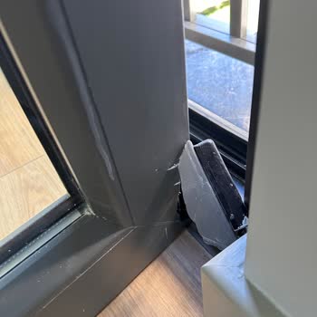 Emlak Konut Çınarköy Evlerinde Güvenlik Sorunu: Pimapen Tehlikesi