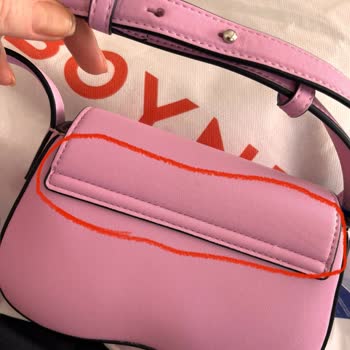 Boyner'den Gelen Karl Lagerfeld Çantada Hayal Kırıklığı: Kalitesiz Ambalaj Ve Hasarlı Ürün