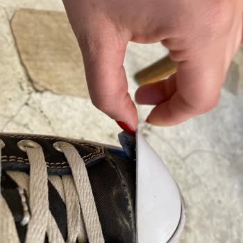 Converse Ayakkabımın Ön Kısmı Sallanıyor