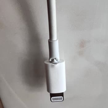 Teknosa'dan Aldığım Şarj Kablosu 1 Ayda Bozuldu