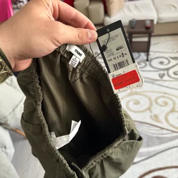 Mavi Pantolonda Düğme Yeri Sorunu