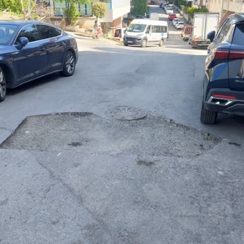 Ümraniye'deki Tehlikeli Rögar Kapağı Ve İhmal Edilen Kazı Çalışması