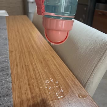 Skip Hop Trendyol'dan Aldığım Bebek Suluğu Su Akıtıyor