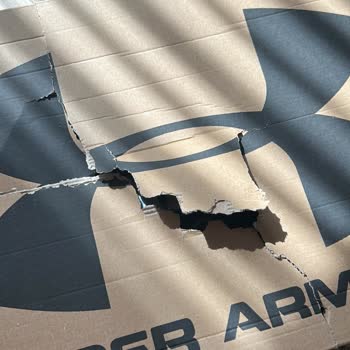 Kargo Şirketinin Parçalanmış Teslimatı Ve Yetersiz Çözüm