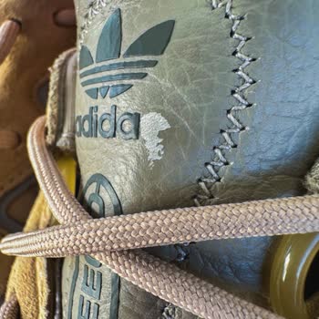 Adidas Ayakkabıda Açılma Ve Soyulma Sorunu