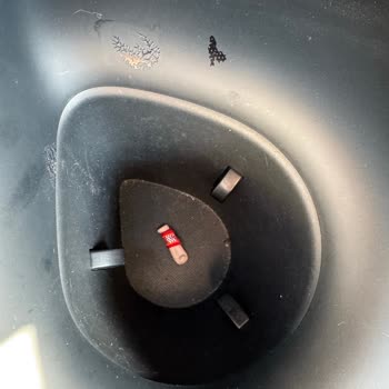 Toyota C-HR Bardaklık Eriyor, Servis Garanti Dışı Diyor