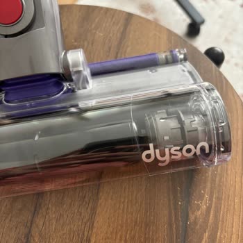 Çatlak Parçalı Süpürge Ve Yetersiz Müşteri Hizmeti